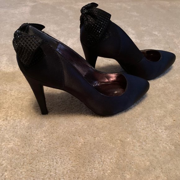 Rampage Black Normina Satiny Stilettos with Bow Size 8 - Picture 1 of 12